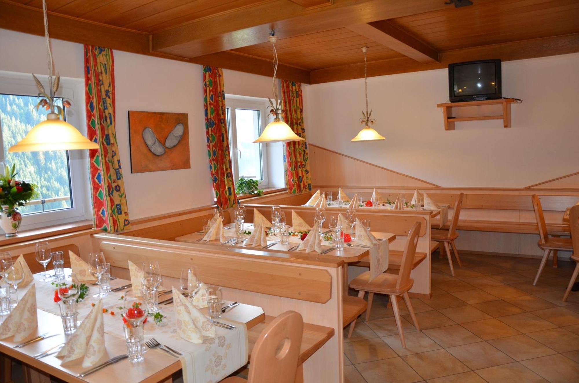 Ski In-Ski Out - Gaestehaeuser Saalbach-Hinterglemm - Wallegghof Christianhof Exterior photo