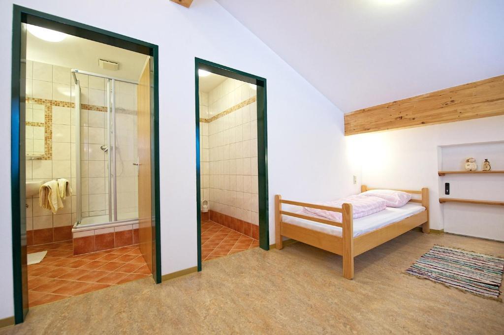 Ski In-Ski Out - Gaestehaeuser Saalbach-Hinterglemm - Wallegghof Christianhof Room photo